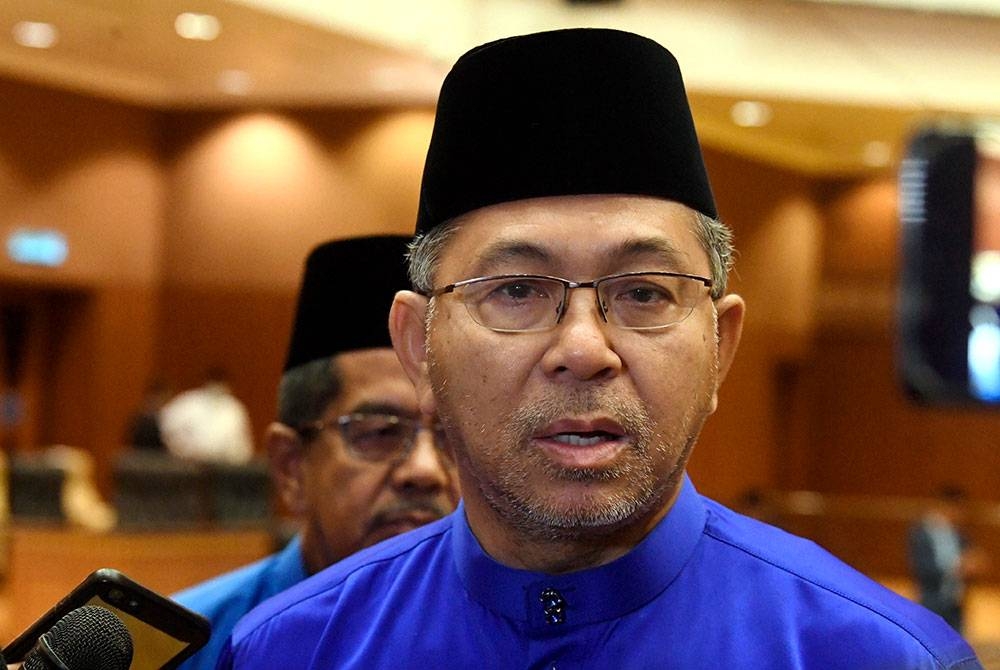 Datuk Seri Azlan Man. - Foto Bernama