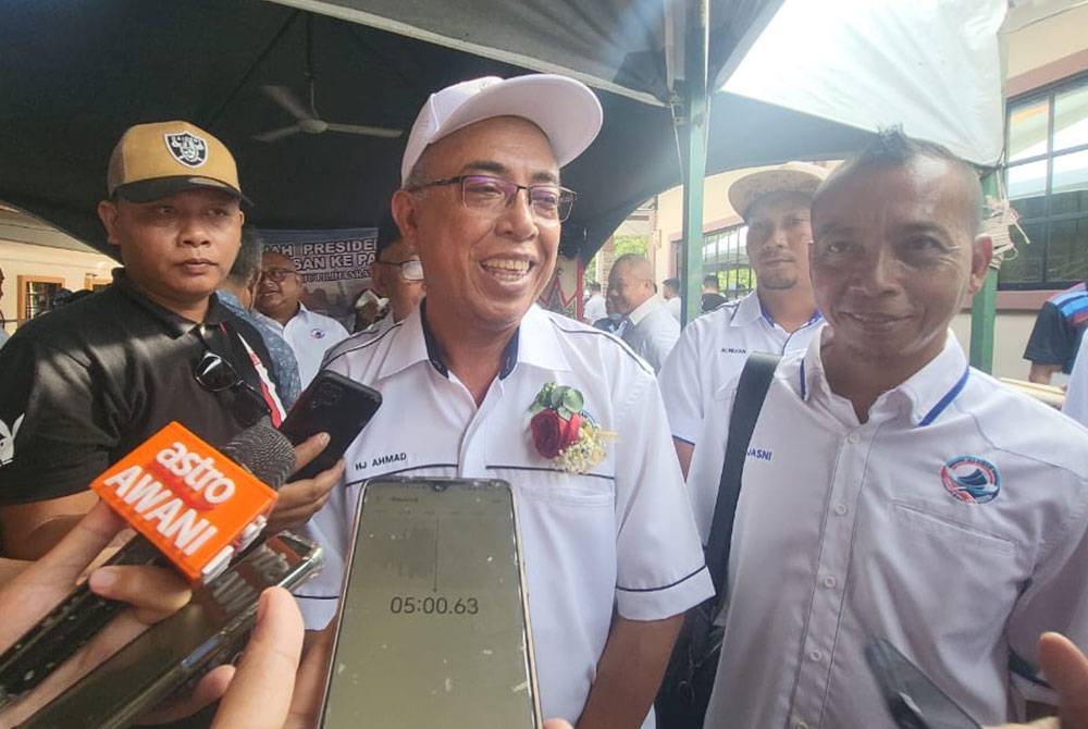 Ahmad ketika ditemui pemberita ketika program Jelajah dan Pelancaran Jentera Pilihan Raya Parti Warisan Bahagian Papar di Kampung Mook, Kinarut, Papar.