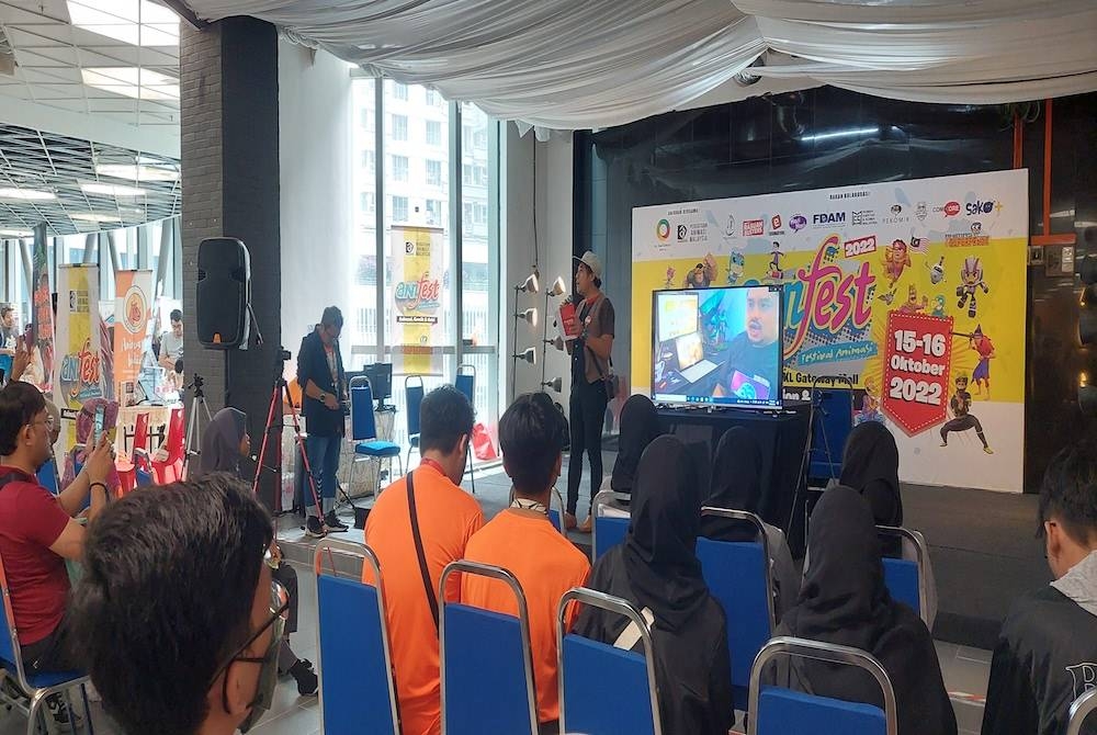 Hamdan Daniel ketika berucap dalam program Anifest Malaysia 2022 yang diadakan di sebuah pusat beli-belah pada Ahad.