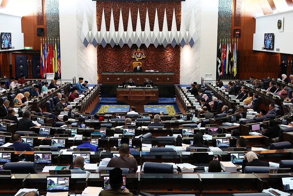 Sejak Parlimen dibubarkan pada minggu lalu, nampaknya Yang Berhormat atau YB sudah mula sibuk menyusun langkah. Foto hiasan