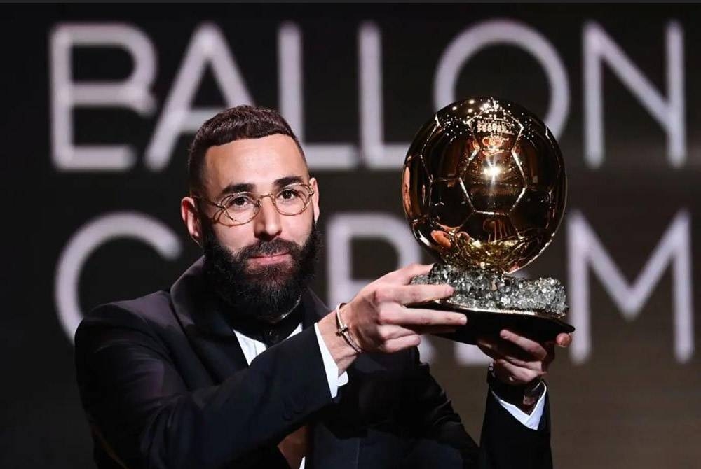 Benzema memenangi anugerah Ballon d'Or.