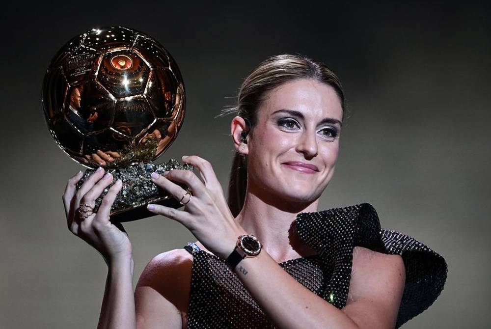 Alexia merangkul Anugerah Ballon d&#039;Or kategori wanita buat kali kedua berturut-turut di Paris pada Selasa. Foto Agensi.