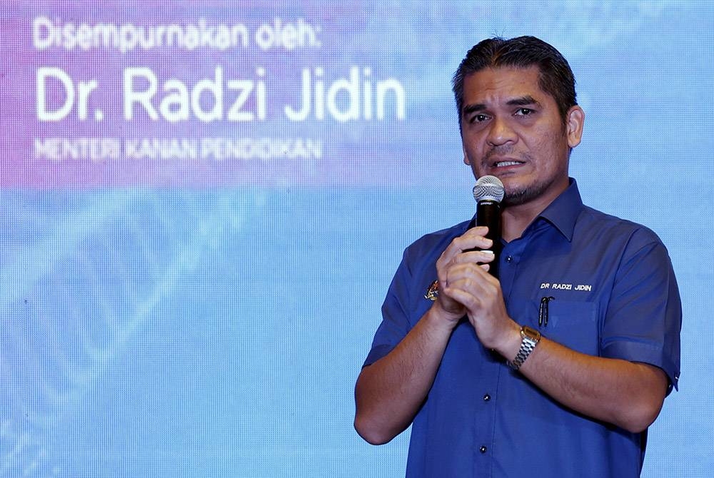 Mohd Radzi berucap pada Majlis Pelancaran Inisiatif Reading Progress Di Sekolah Kementerian Pendidikan Malaysia Tahun 2022 pada Selasa. - Foto Bernama