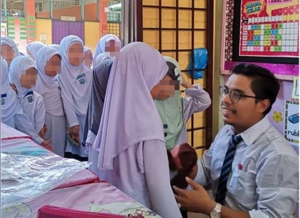 Lembaga Tatatertib KPM dikatakan membuat keputusan bahawa guru, Mohd Fadli Mohamed Salleh tidak bersalah dan bebas daripada sebarang tindakan tatatertib berhubung kontroversi yang sedang melanda. - Foto: Sumber internet. 