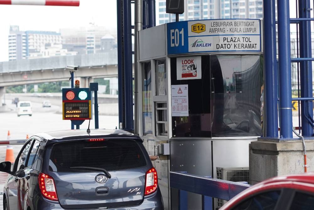 Kadar tol di empat lebuh raya kendalian Prolintas akan diturunkan bermula tengah malam ini.