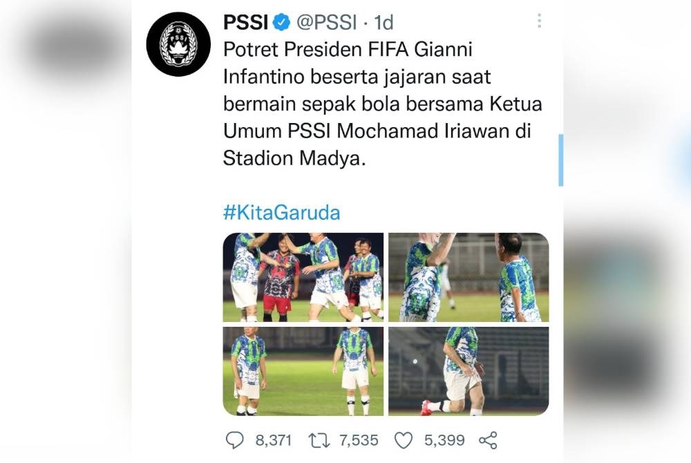 Foto yang dimuat naik di akaun Twitter PSSI memaparkan Mochamad Iriawan bermain bola sepak dengan Infantino.