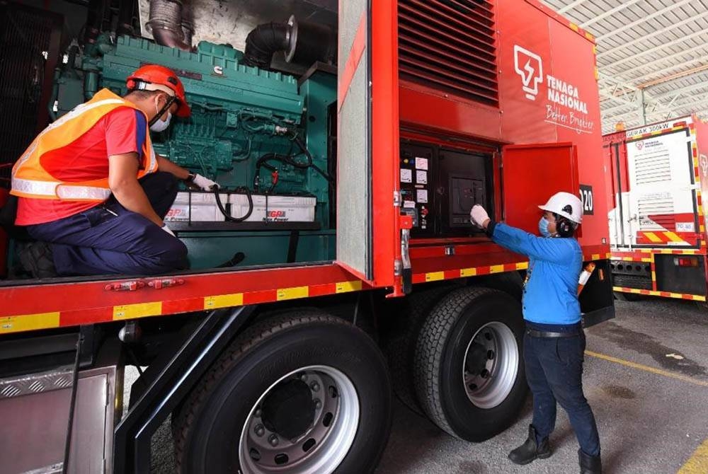 Pasukan TNB sedia untuk digerakkan bagi membendung impak banjir kepada orang ramai di kawasan terjejas banjir.