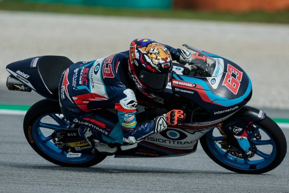 Aksi Damok ketika sesi latihan bebas Moto3 di Litar Antarabangsa Sepang pada Jumaat. - Foto Bernama