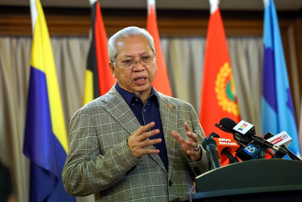 Annuar pada sidang media selepas mempengerusikan mesyuarat jawatankuasa pasukan khas di Putrajaya hari ini. -Foto Bernama