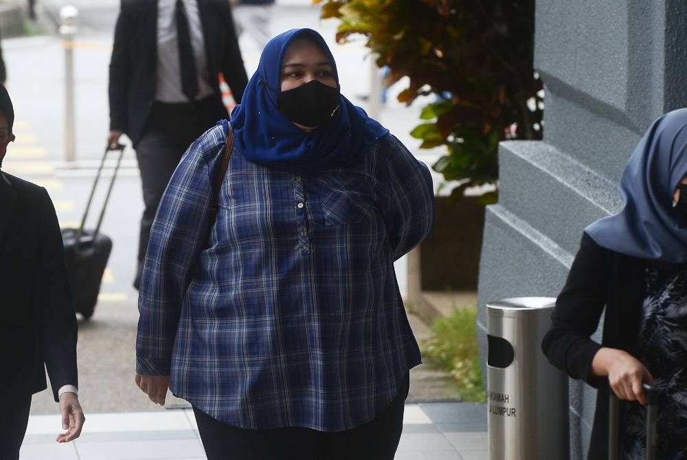 Siti Bainun hadir di Mahkamah Sesyen Kuala Lumpur bagi prosiding kes menganiaya seorang remaja perempuan berusia 13 tahun dikenali Bella, pada Rabu. - Foto Bernama