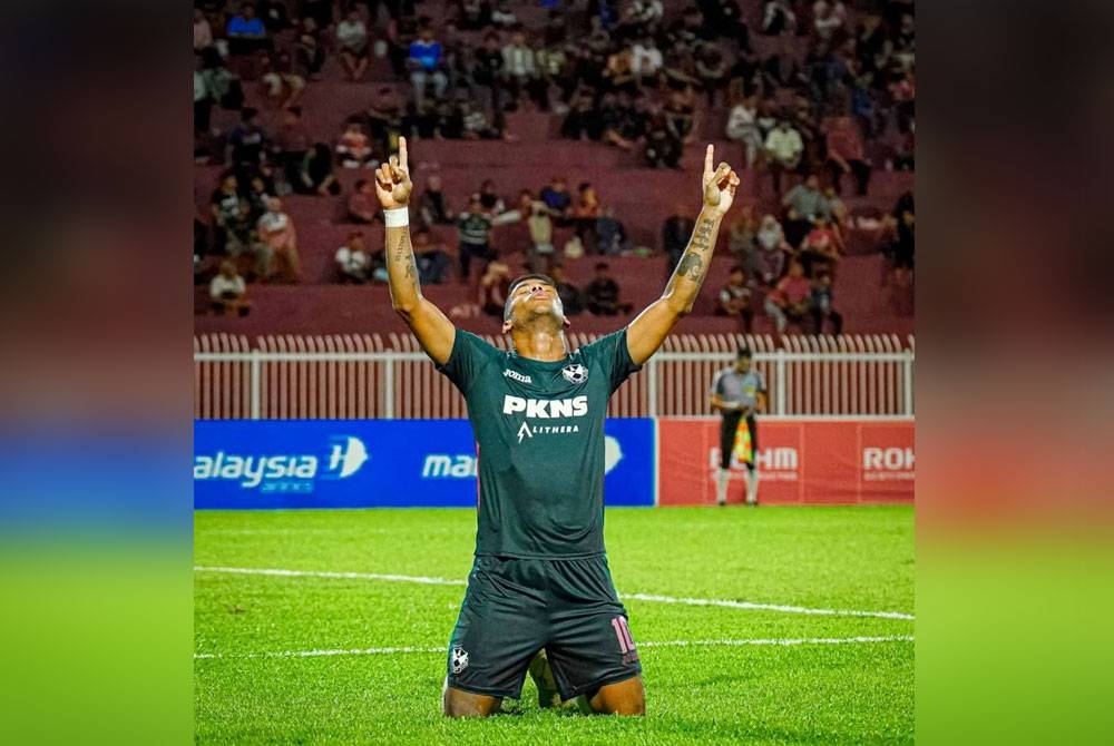 Caion meraikan jaringan yang dihasilkannya selepas membantu Selangor FC meraih kemenangan 2-0 di Stadium Sultan Muhammad IV, Kota Bharu, sebentar tadi. -Foto: Selangor FC