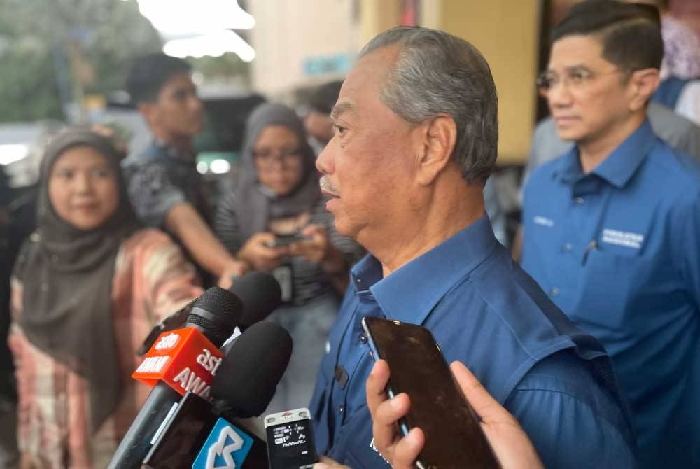 Muhyiddin ketika ditemui pemberita selepas Mesyuarat Majlis Presiden PN di Ibu Pejabat Bersatu pada Khamis.