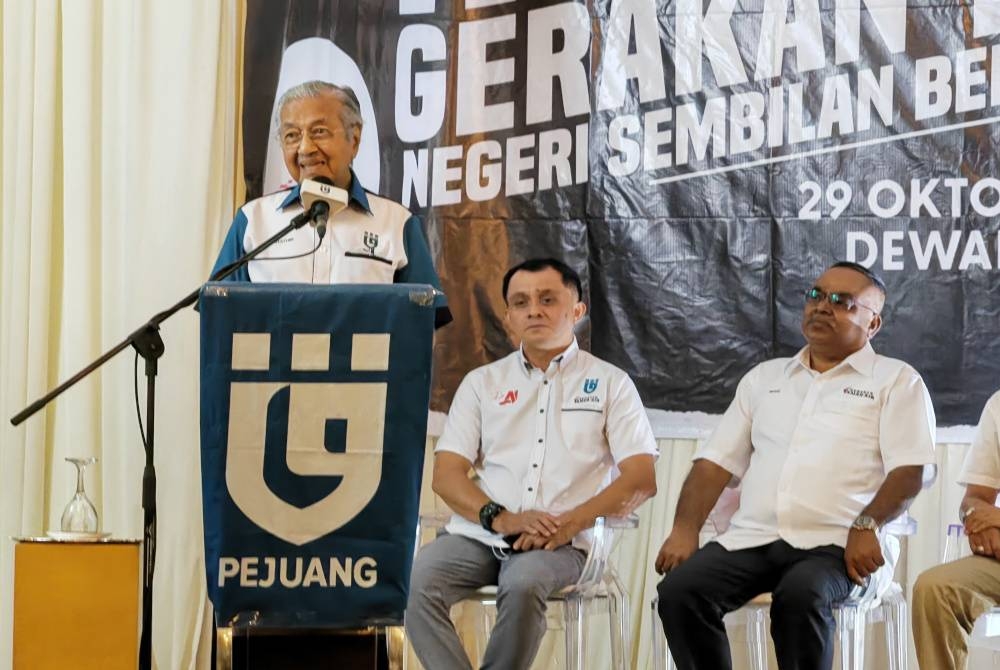 Tun Dr Mahathir berucap pada Himpunan Gerakan Tanah Air Negeri Sembilan Bersama Negarawan pada Sabtu.