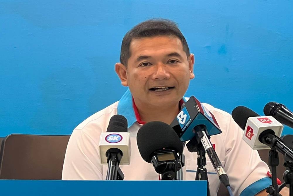 Rafizi ketika sidang akhbar di ibu pejabat PKR pada Selasa.