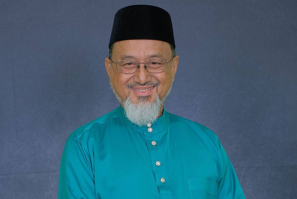 Dr Alias Razak