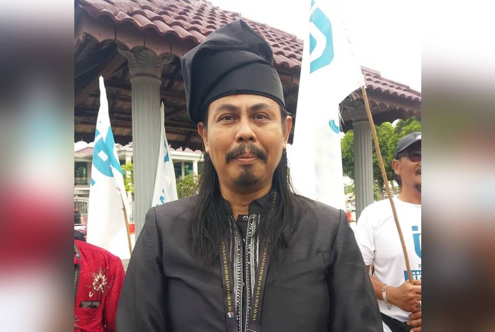 Azlan Sani atau lebih dikenali sebagai Lando