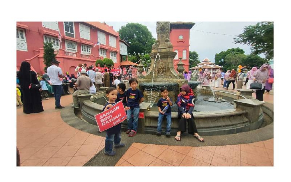 Melaka kembali dimeriahkan dengan kehadiran pelancong luar dan tempatan, sekali gus meningkatkan semula ekonomi negeri selepas pandemik.
