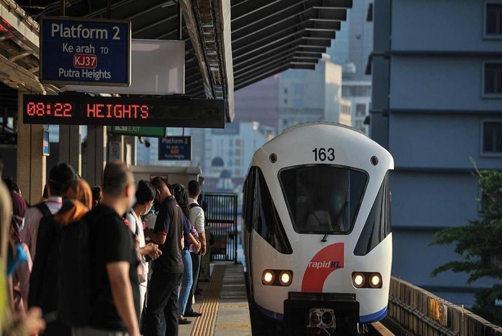 Gangguan perkhidmatan transit aliran ringan (LRT) Laluan Kelana Jaya dijangka dapat diselesaikan dalam tempoh kurang tujuh hari. - Foto Bernama.