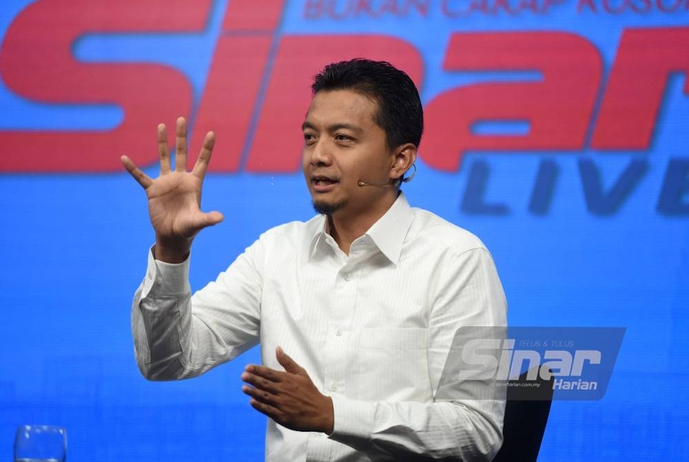 Mohd Syahir semasa Program Sinar Live bertajuk &#039;Pas &#039;king maker&#039; PRU15?&#039; yang disiarkan secara langsung di semua platform digital Sinar Harian, pada Rabu.- Foto Sinar Harian RAFEQ REDZUAN