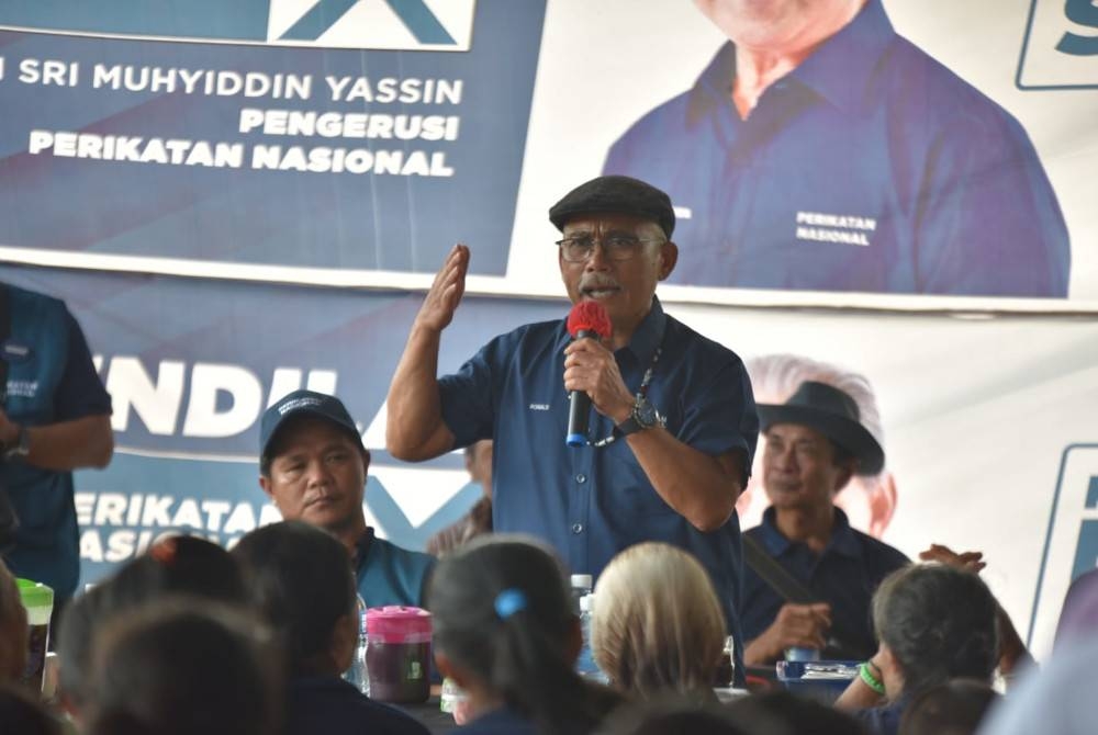 Ronald ketika berucap pada program bersama pengundi di Kampung Pinangkau, Paitan, Beluran pada Ahad.