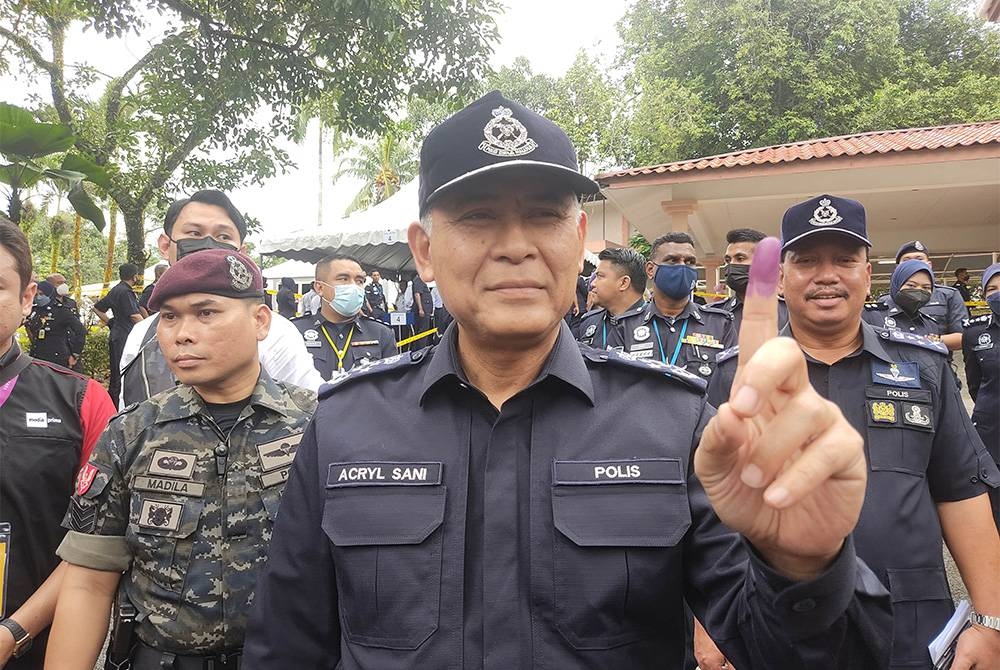 Acryl Sani hadir mengundi awal di Bukit Aman pada Selasa.