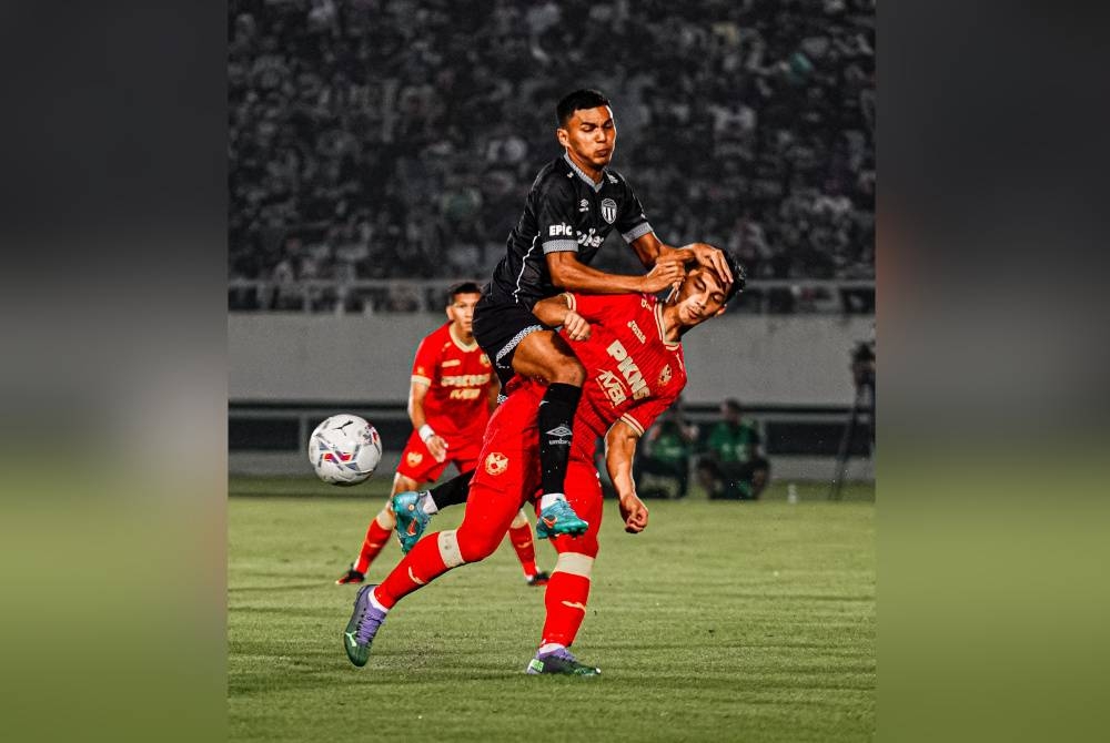 IMBAS KEMBALI... Perlawanan TFC menentang Selangor FC pada aksi separuh akhir di Stadium Sultan Mizan Zainal Abidin pada 6 Ogos lalu. - Foto Selangor FC