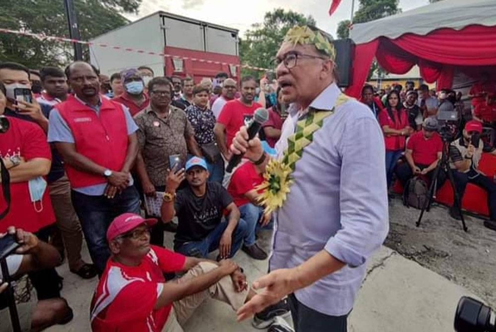 Anwar berucap dalam siri jelajah ceramah umum di Pekan Banting, Kuala Langat