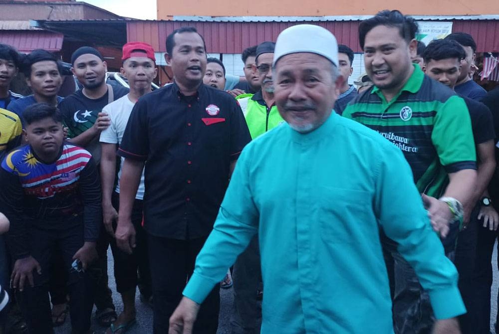 Tuan Ibrahim mengamil kesempatan berjumpa dengan penyokong PN pada Program Sepetang bersamanya di sini, pada petang Rabu.