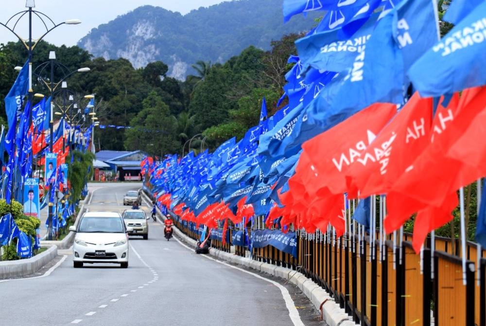 Pastinya tempoh 48 jam yang berbaki ini dimanfaatkan sepenuhnya oleh calon dan parti bertanding untuk terus memikat pengundi. - Foto hiasan