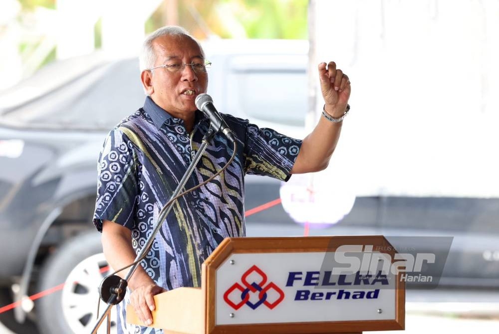 Datuk Seri Mahdzir Khalid.