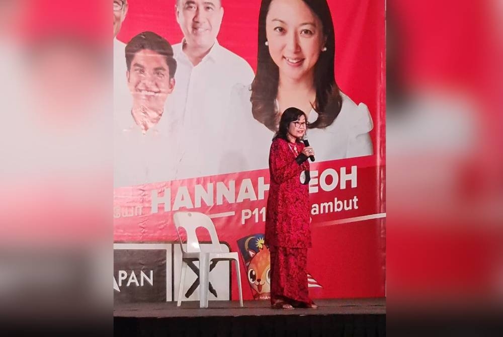 Rafidah Aziz muncul di pentas Grand Finale Parlimen Segambut di Taman Rimba Kiara malam Jumaat bersama beberapa pemimpin dan aktivis pro-PH.