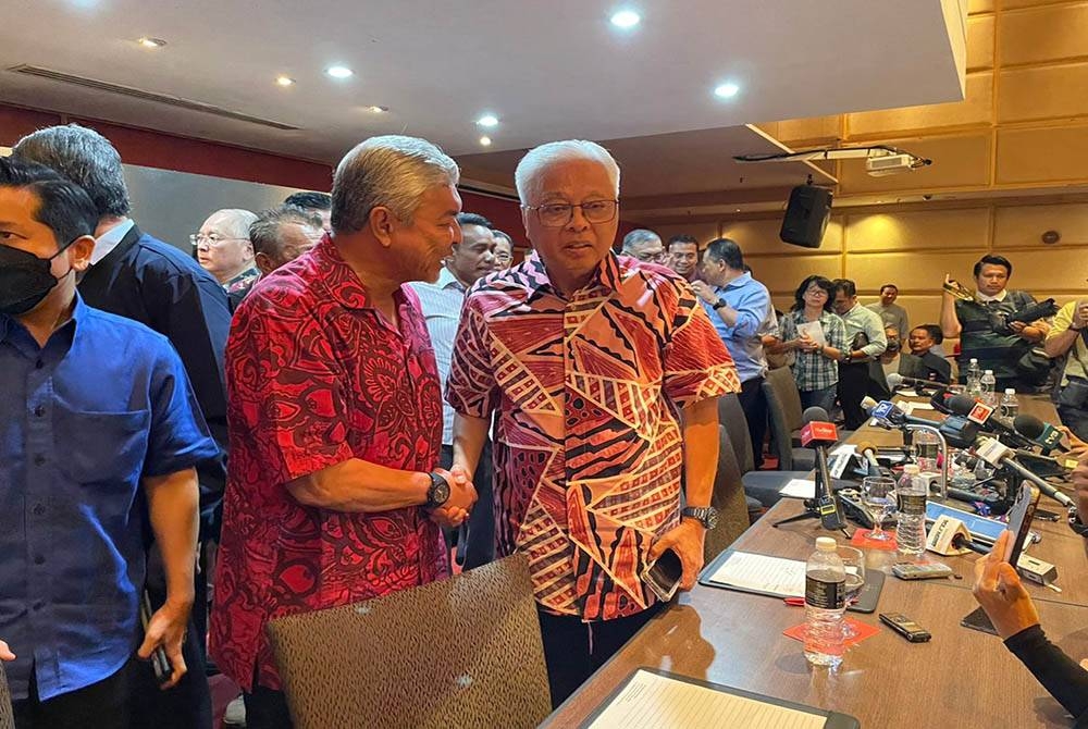 Ahmad Zahid, Ismail Sabri hadir perjumpaan bersama Pakatan Harapan (PH) di sebuah hotel pada Isnin.