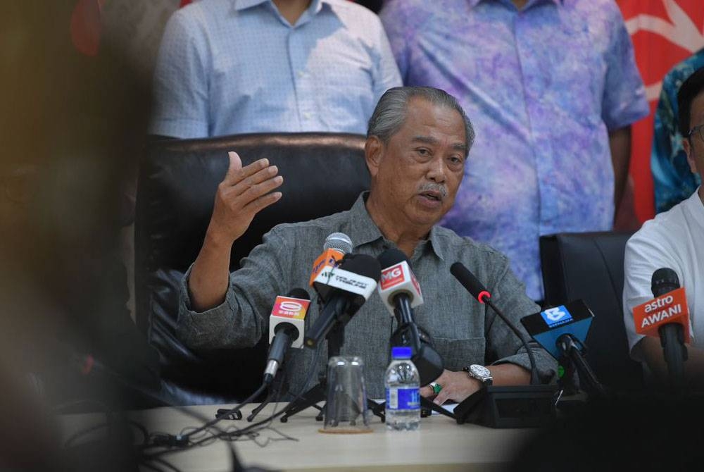 Muhyiddin ketika sidang akhbar di ibu pejabat PN pada Khamis.