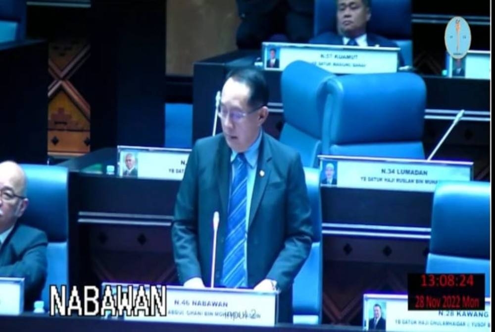 Abdul Ghani ketika membahaskan Bajet Sabah 2023 pada sidang DUN Sabah di Kota Kinabalu.