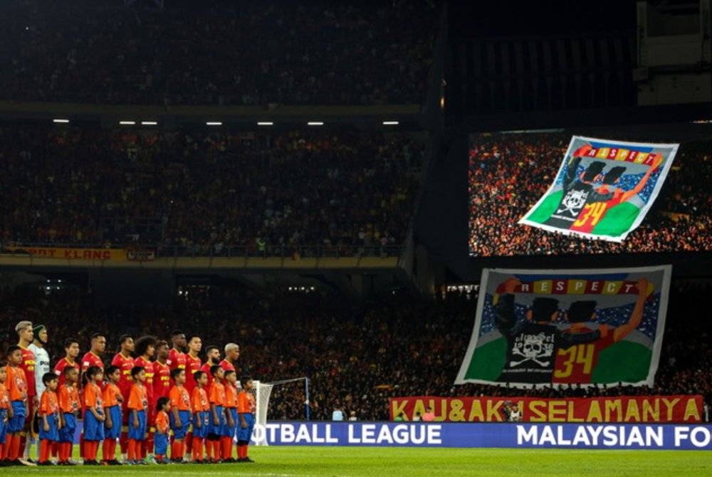 Pasukan Selangor FC sebelum bermulanya perlawanan Piala Malaysia 2022 akhir ketika menentang JDT di Stadium Nasional Bukit Jalil pada Sabtu lepas. - Foto Bernama