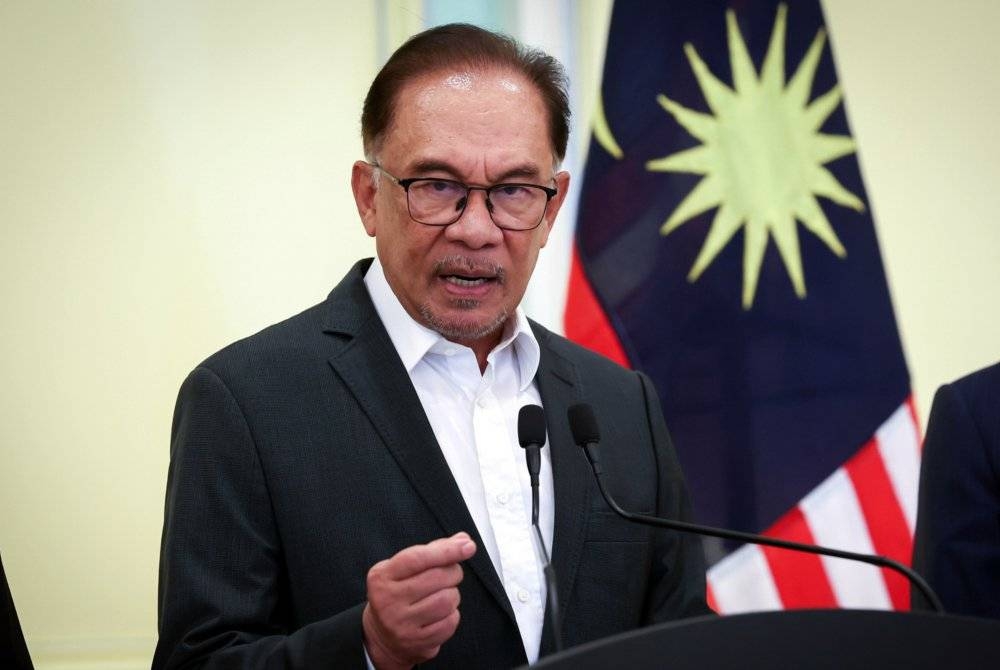 Perdana Menteri Datuk Seri Anwar Ibrahim pada sidang media di Perdana Putra hari ini. -Foto Bernama