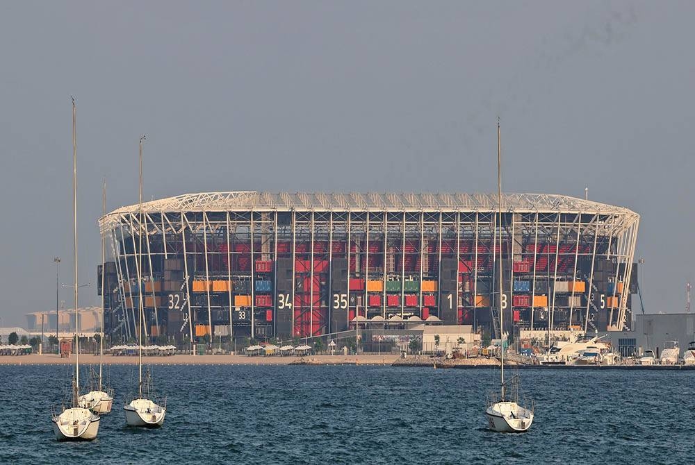 Pemandangan Stadium 974 di daerah Ras Abu Aboud, Doha antara venue Piala Dunia Qatar 2022. - Foto: AFP