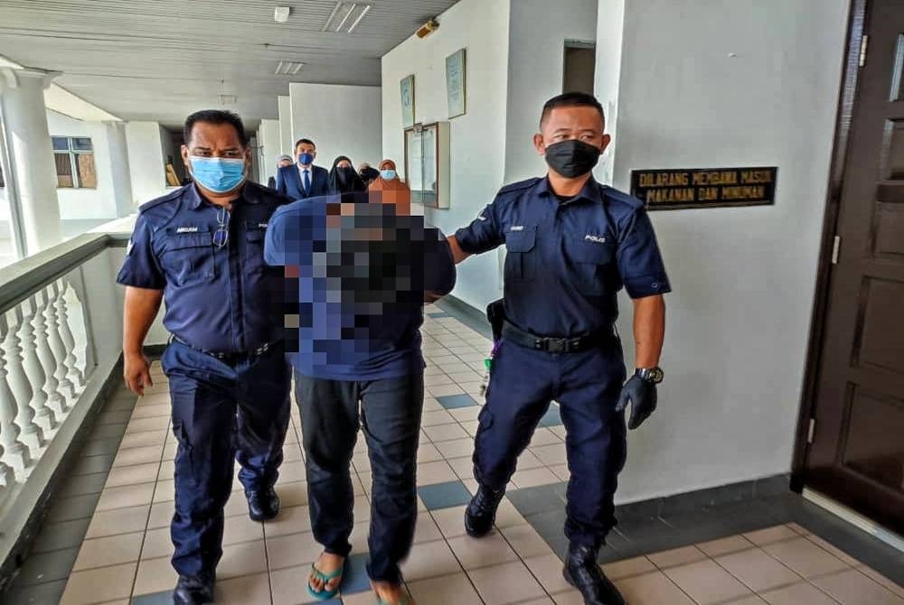 Tertuduh berusia 22 tahun tidak mengaku bersalah di Mahkamah Sesyen pada Rabu kerana melakukan amang seksual fizikal terhadap sepupu isterinya.