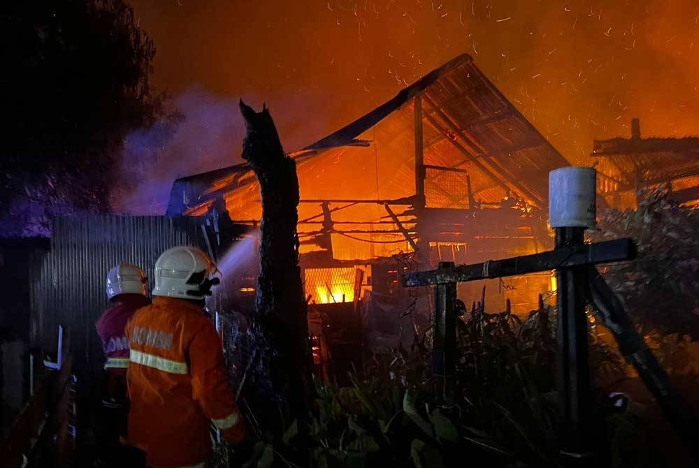 Sejumlah 7,447 kes kebakaran struktur dicatatkan tahun lepas. - Gambar hiasan