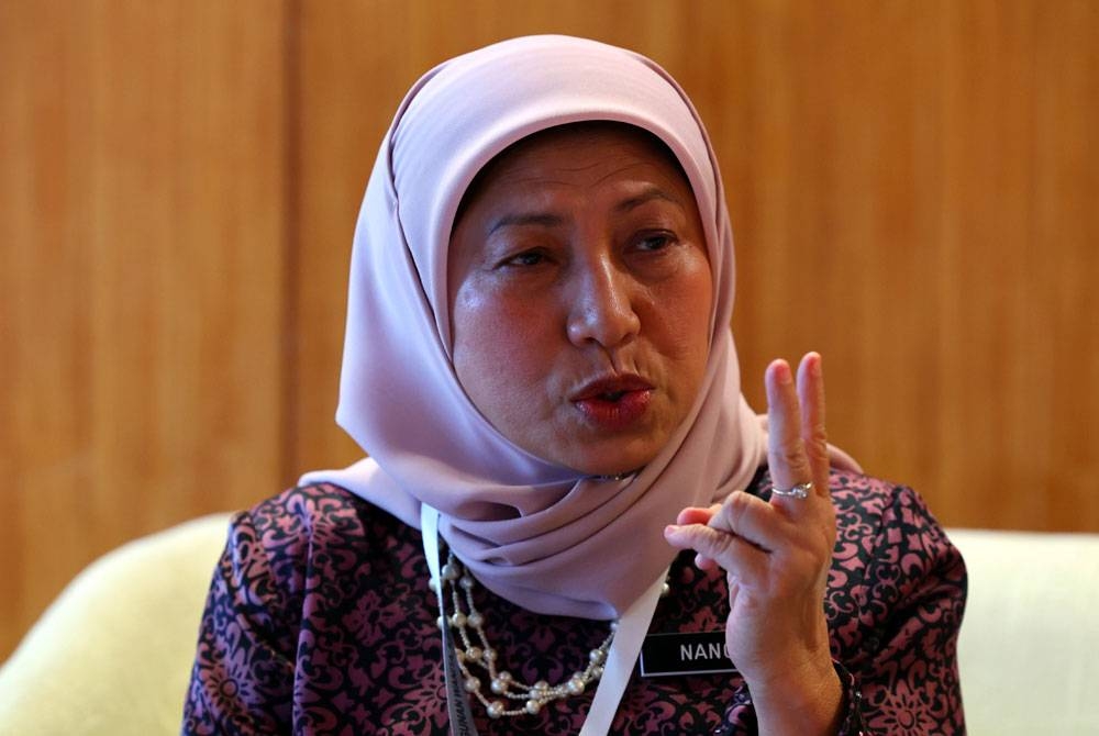 Nancy Shukri - Foto Bernama