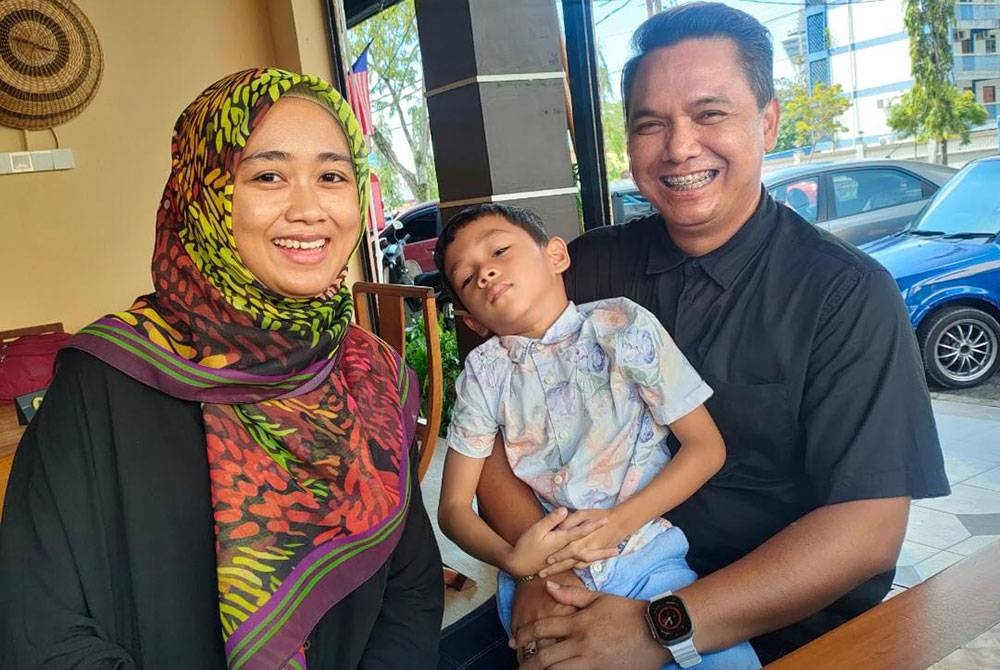 Nur Maisarah dan Awazman memohon keluarga kandung Aisy Dayyan Riqzi tampil untuk memudahkan urusan mereka bagi mendapatkan hak penjagaan kanak-kanak itu.