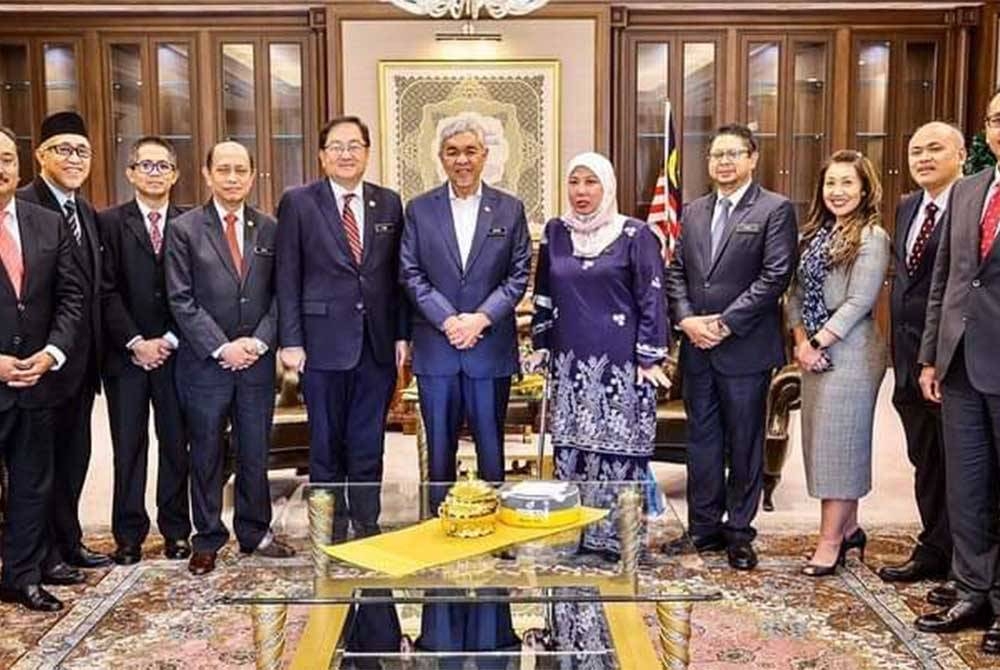 Ahmad Zahid bersama Ketua- Ketua Perwakilan Diplomatik Malaysia ke Luar Negara pada petang Selasa.