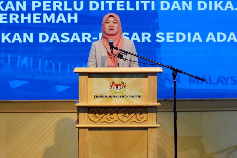 Menteri Pendidikan Fadhlina Sidek ketika Sidang Media Khas di Kementerian Pendidikan hari ini. - Foto Bernama