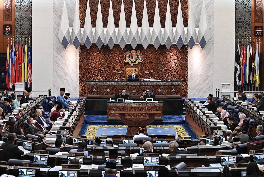 Sidang Parlimen Pertama Uji Keabsahan Anwar Sinar Harian