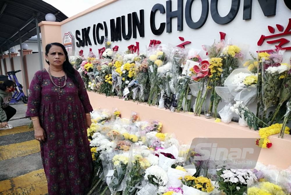 Chandrika hadir bagi memberikan penghormatan terakhir kepada mangsa tragedi tanah runtuh Batang Kali.