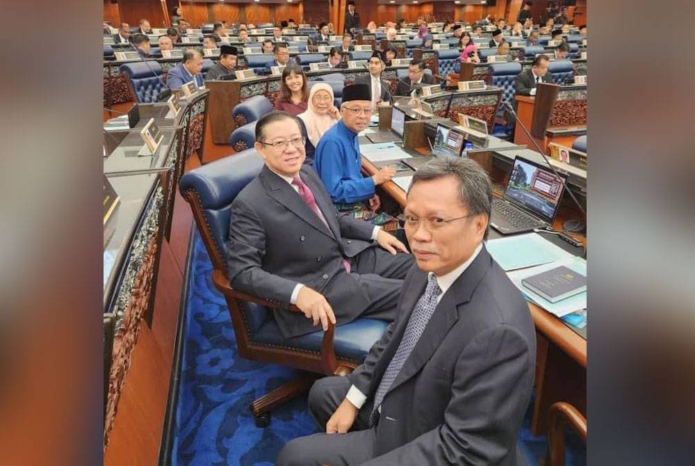 Guan Eng (tengah) bersama Mohd Shafie Afdal, Ismail Sabri dan Wan Azizah.