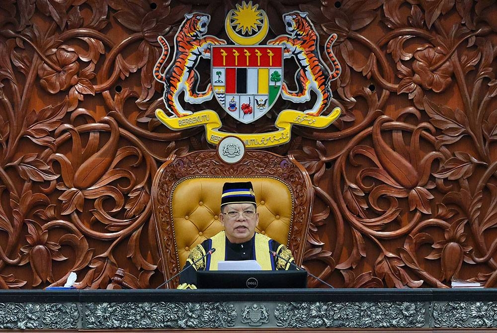 Bekas Ahli Dewan Undangan Negeri (ADUN) Gurun, Datuk Johari Abdul dipilih sebagai Yang Dipertua Dewan Rakyat yang baharu pada Mesyuarat Pertama Penggal Pertama Parlimen ke-15 di Bangunan Parlimen, pada Isnin. - Foto Bernama