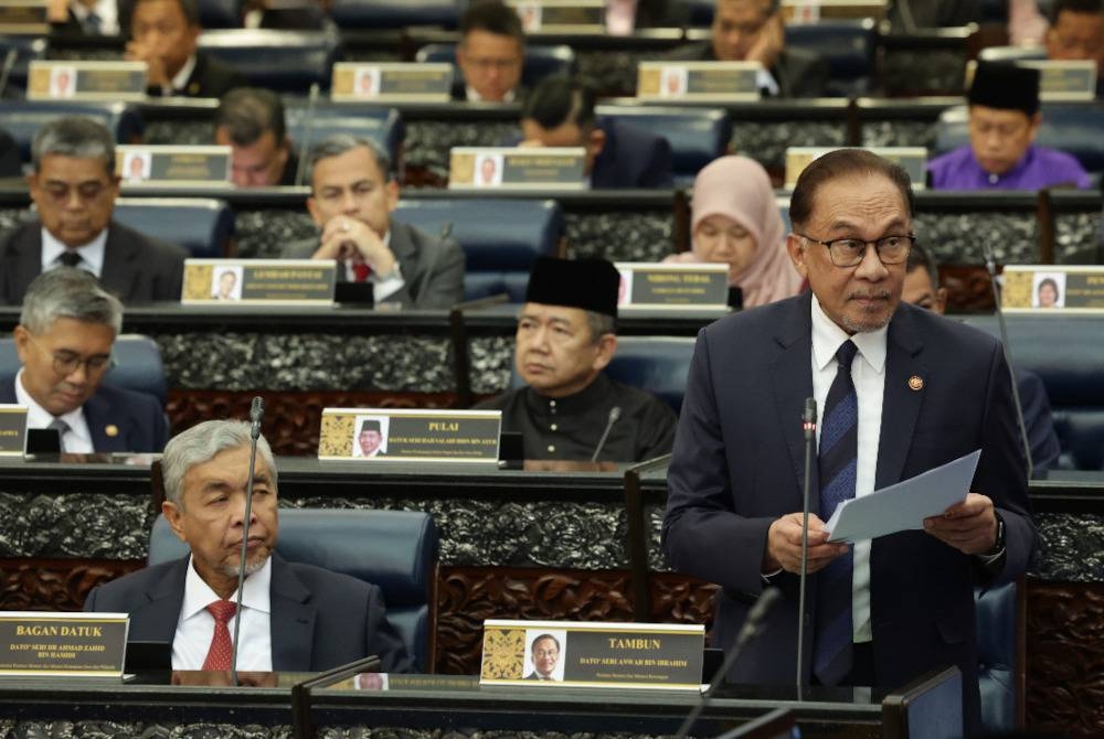 Bajet mini dijangka dibentangkan Perdana Menteri, Datuk Seri Anwar Ibrahim pada Selasa. - Foto Bernama