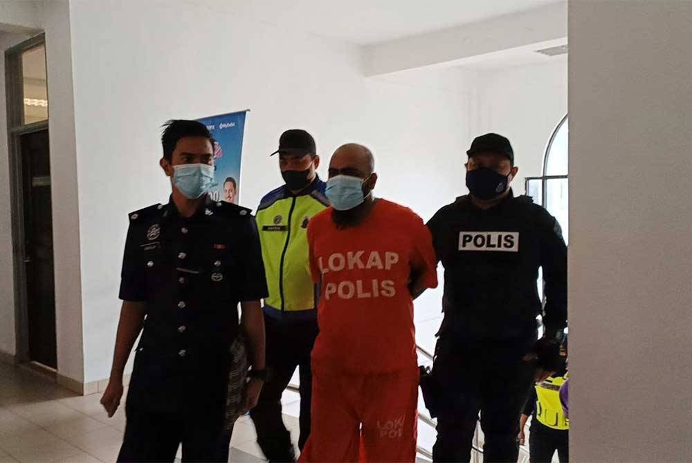 Premantharan Pillai Vijayantharan didakwa menyamar sebagai pegawai polis di Mahkamah Majistret Kulim pada Selasa.