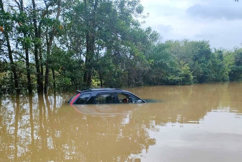 Rantau Panjang &#039;tenggelam&#039; apabila lebih 20 kampung di kawasan tersebut dilimpahi air banjir pada Selasa.